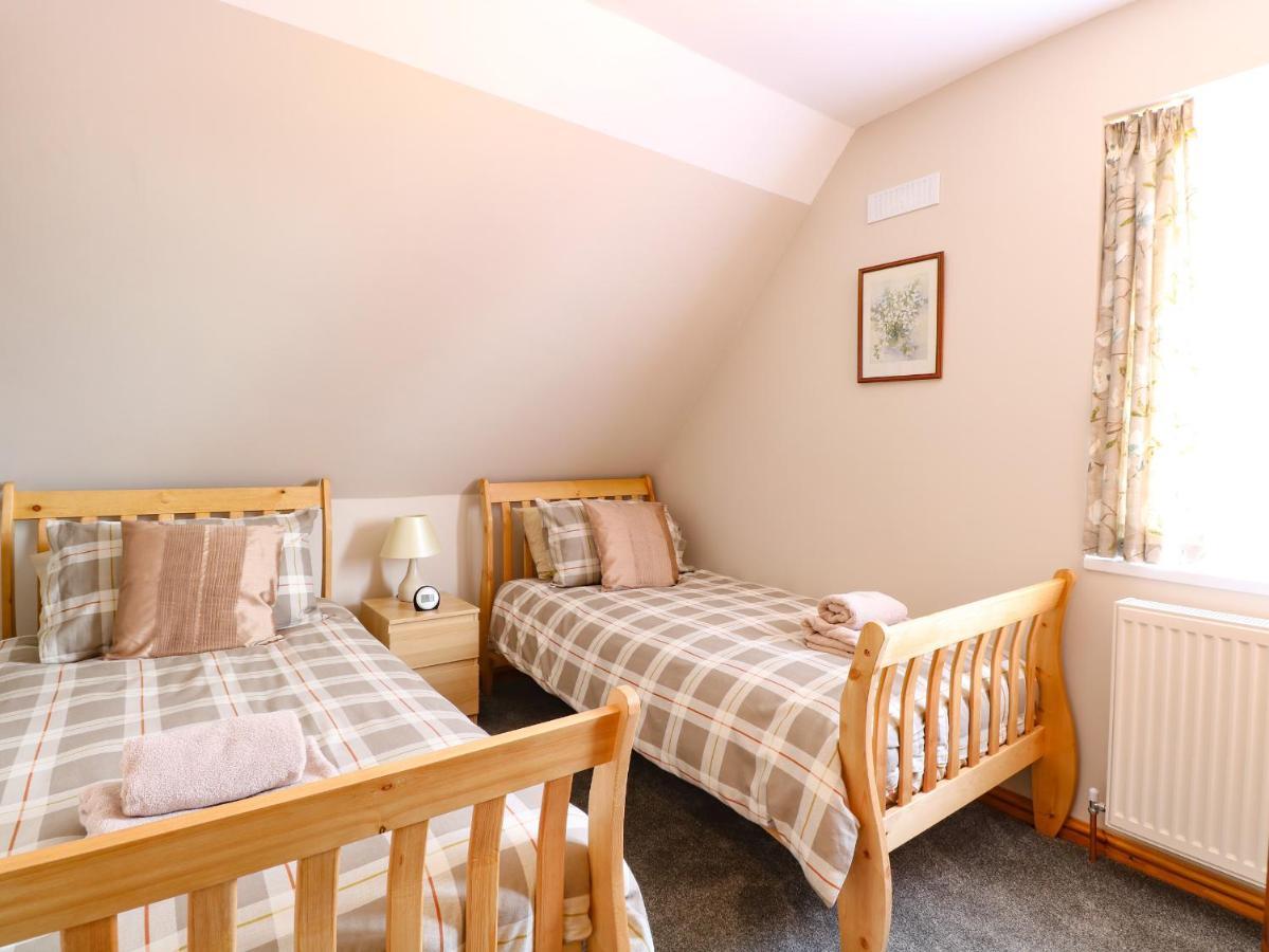 Lillies Pad Villa Thetford Bagian luar foto